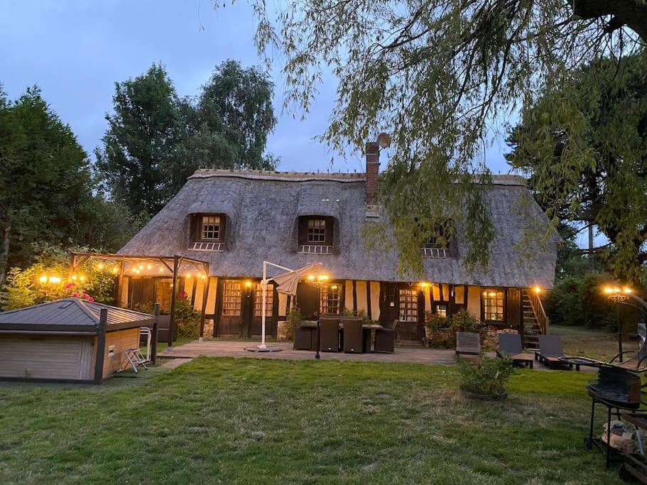 Chaumiere Familiale Weekend & Vacances Paisible Saint-Philbert-sur-Risle Exterior photo