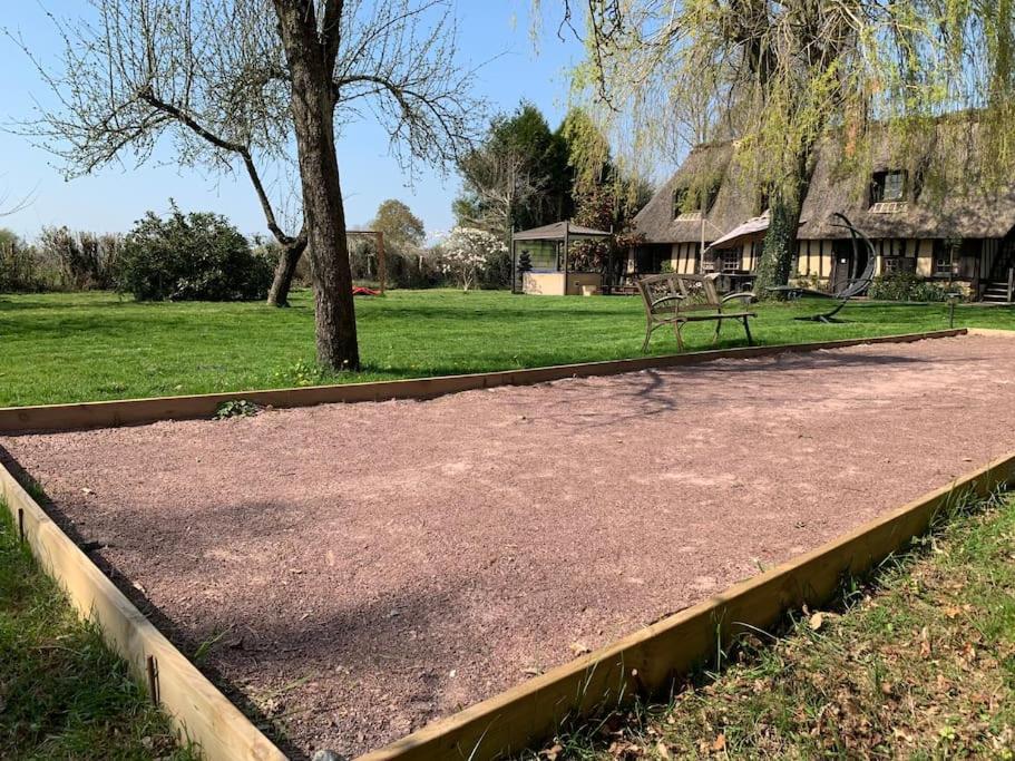 Chaumiere Familiale Weekend & Vacances Paisible Saint-Philbert-sur-Risle Exterior photo
