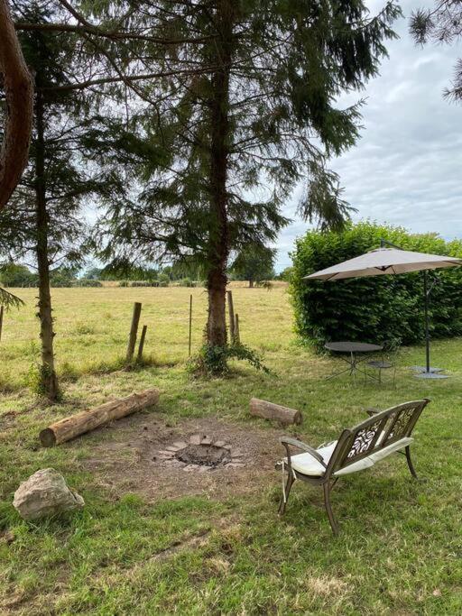 Chaumiere Familiale Weekend & Vacances Paisible Saint-Philbert-sur-Risle Exterior photo
