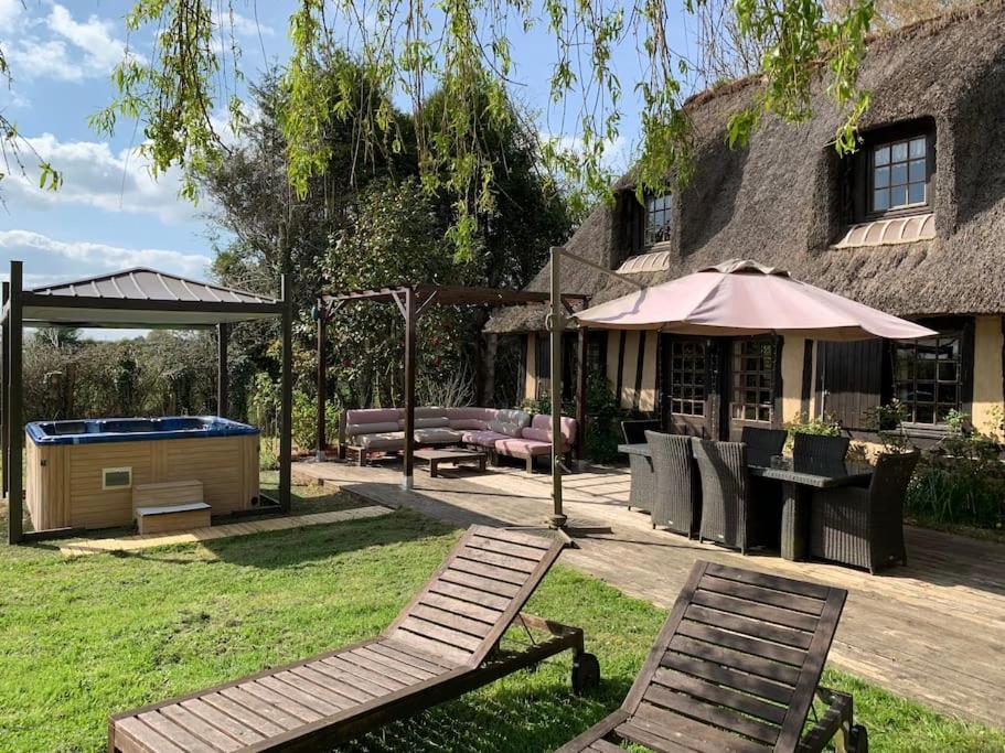 Chaumiere Familiale Weekend & Vacances Paisible Saint-Philbert-sur-Risle Exterior photo