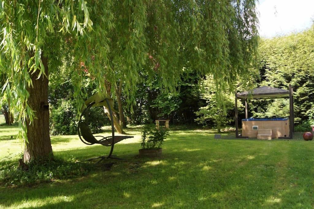 Chaumiere Familiale Weekend & Vacances Paisible Saint-Philbert-sur-Risle Exterior photo
