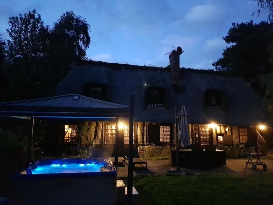 Chaumiere Familiale Weekend & Vacances Paisible Saint-Philbert-sur-Risle Exterior photo