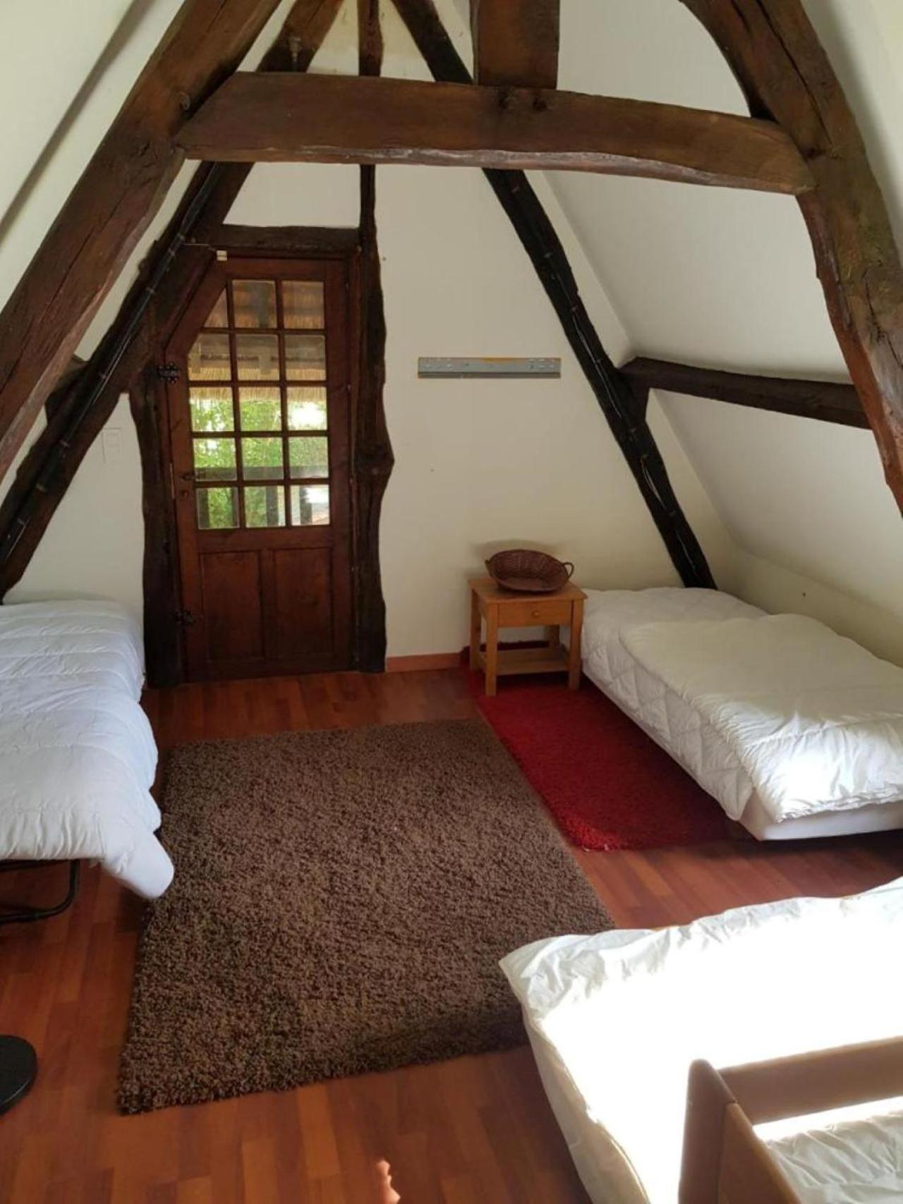 Chaumiere Familiale Weekend & Vacances Paisible Saint-Philbert-sur-Risle Exterior photo